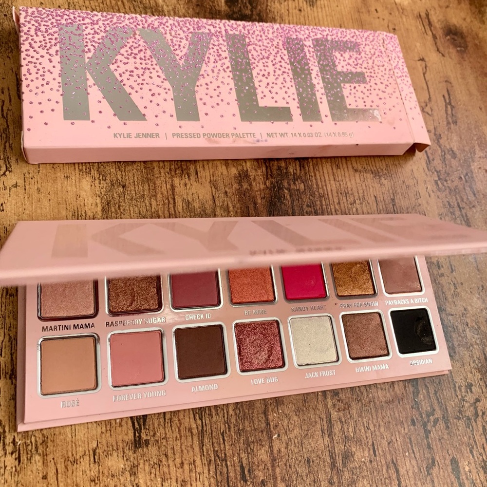 Kylie cosmetics eyeshadow palette